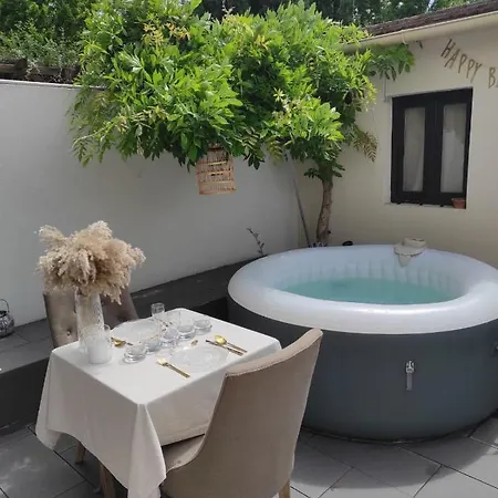 Entier, Netflix Jacuzzi En Option